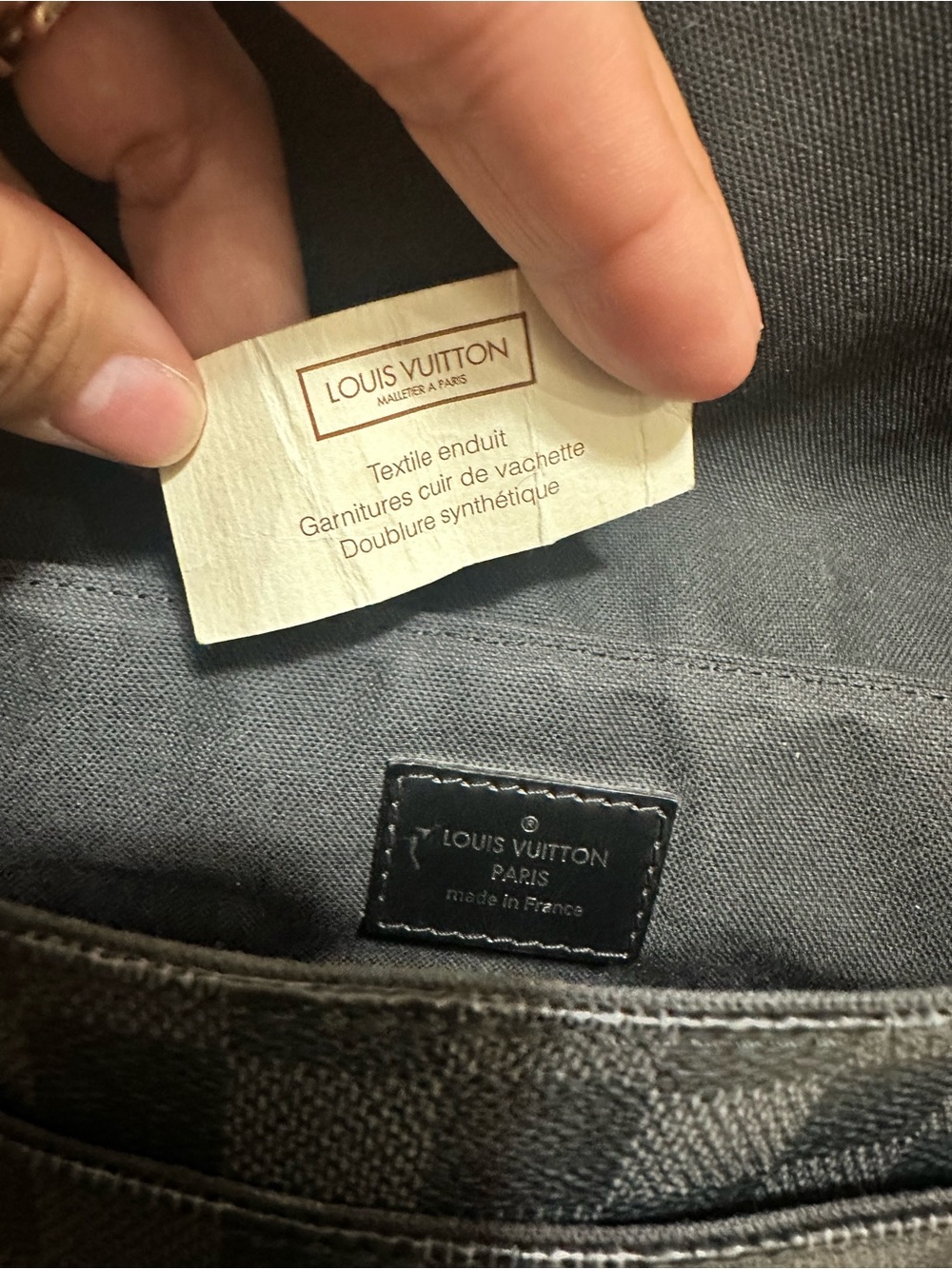 Louis Vuitton Damier Graphite Crossbody Messenger in Black and Gray WORN ONCE - Picture 4 of 8